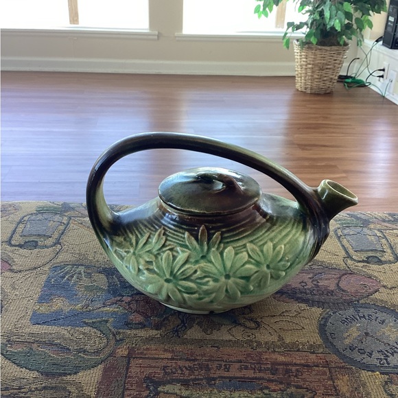 McCoy Daisy Pattern Tea Pot - Picture 6 of 12